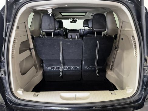 Used 2024 Chrysler Pacifica Limited FWD image 28