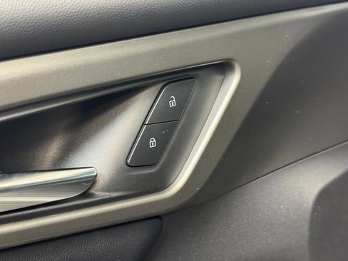 New 2026 Chevrolet Traverse LT FWD image 9