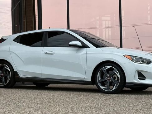 Used 2019 Hyundai Veloster Turbo FWD image 16