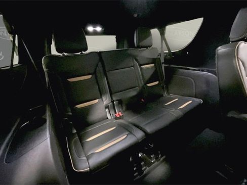 Used 2023 GMC Yukon XL AT4 image 33