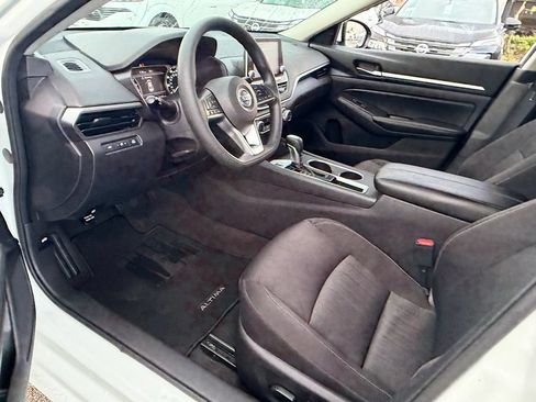 Certified 2022 Nissan Altima 2.5 SV FWD image 11