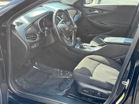 Used 2018 Chevrolet Malibu LT FWD image 12