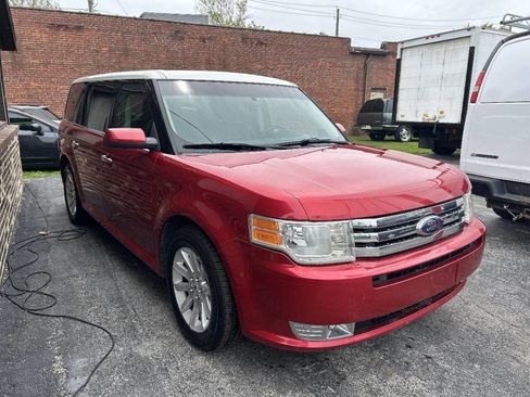 Used 2010 Ford Flex SEL FWD image 5
