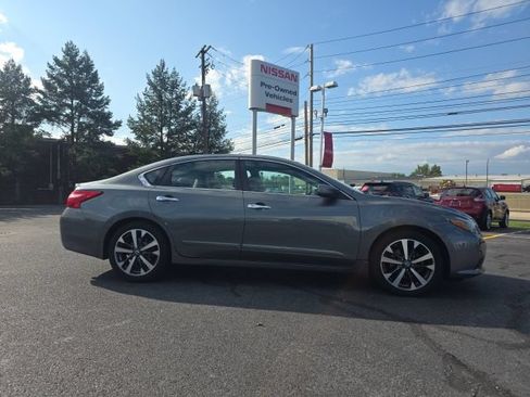 Used 2017 Nissan Altima 2.5 SR FWD image 4