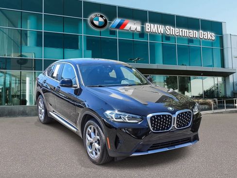 Used 2023 BMW X4 xDrive30i w/ Convenience Package AWD/4WD image 3
