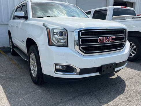 Used 2017 GMC Yukon SLT image 1