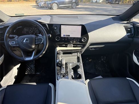 Used 2022 Lexus NX 250 FWD image 10