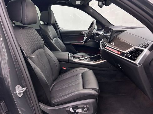 Used 2025 BMW X5 M60i AWD/4WD image 18