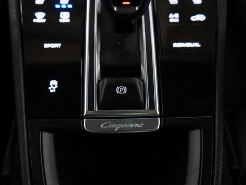 Used 2020 Porsche Cayenne AWD/4WD image 25