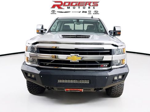 Used 2019 Chevrolet Silverado 2500 LTZ w/ Duramax Plus Package AWD/4WD image 2