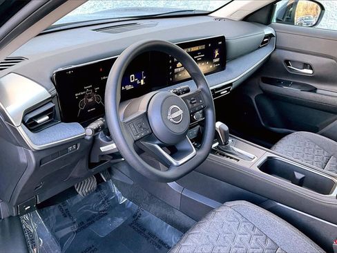 Certified 2025 Nissan Kicks SV w/ Illumination Package image 14