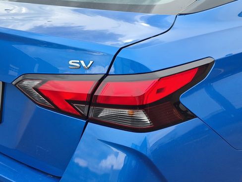 Used 2021 Nissan Versa SV FWD image 11