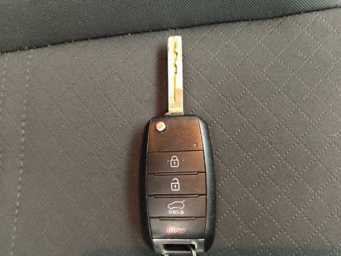Used 2020 Kia Sorento LX AWD/4WD image 32