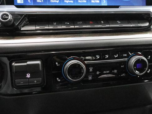 Used 2024 Chevrolet Silverado 2500 LT w/ Z71 Sport Edition image 52