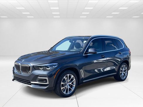 Used 2022 BMW X5 xDrive40i w/ Premium Package image 3