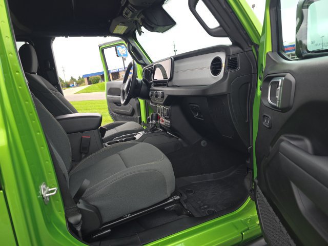 Used 2025 Jeep Wrangler Unlimited Sport AWD/4WD image 32