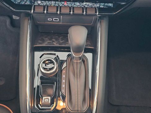 New 2025 GMC Canyon AT4 w/ Nightfall Edition image 30