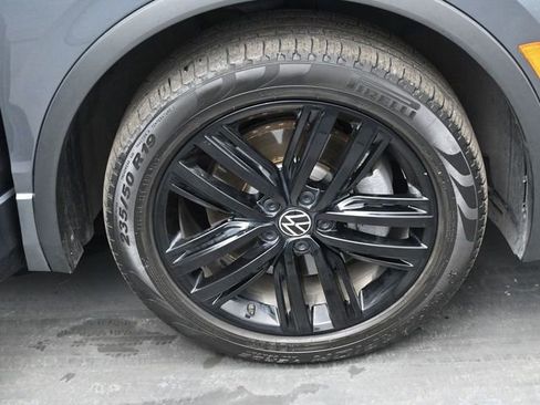 Used 2022 Volkswagen Tiguan SE R-Line image 39