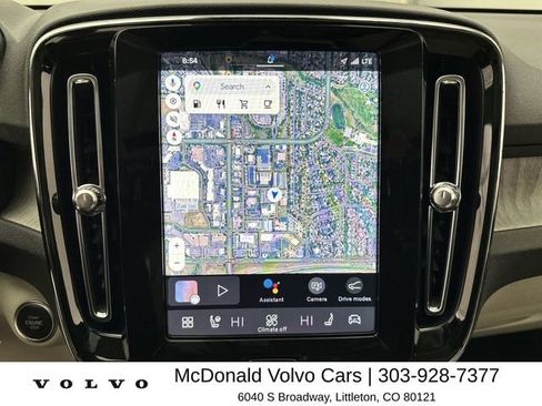 Used 2024 Volvo XC40 B5 Plus w/ Protection Package Premier AWD/4WD image 18