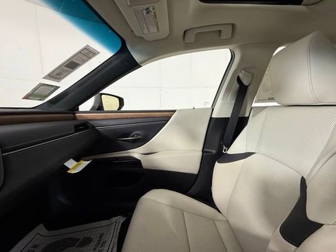 New 2025 Lexus ES 350 w/ Premium Package image 20