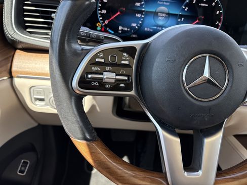 Used 2022 Mercedes-Benz GLS 450 4MATIC image 19