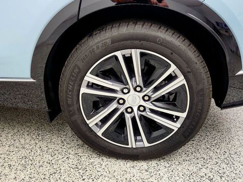 Used 2024 Cadillac Lyriq Tech RWD image 9