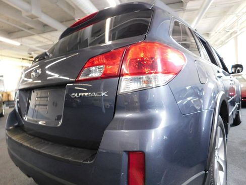 Used 2014 Subaru Outback 2.5i Limited AWD/4WD image 6