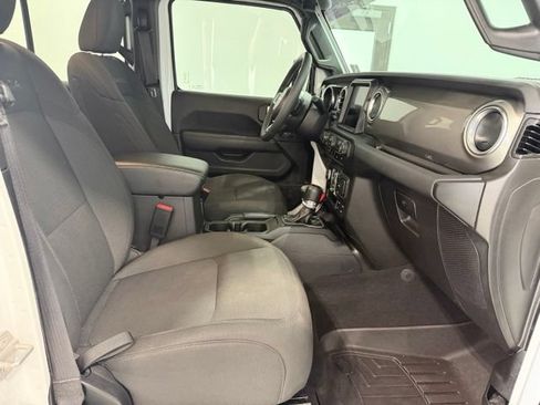 Used 2023 Jeep Wrangler Unlimited Sahara w/ Cold Weather Group AWD/4WD image 22