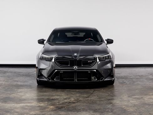 Used 2026 BMW M5 w/ Executive Package AWD/4WD image 2