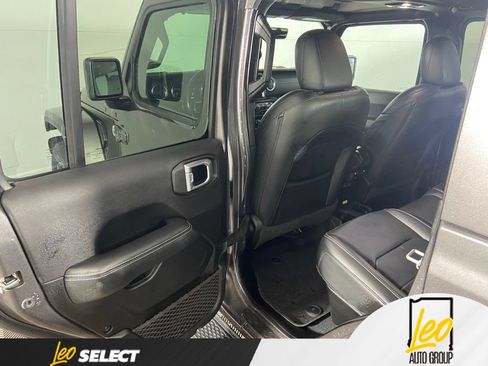 Used 2022 Jeep Gladiator Overland w/ Popular Equipment Package AWD/4WD image 20