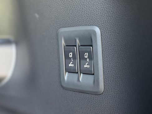 Used 2025 Lexus GX 550 image 40