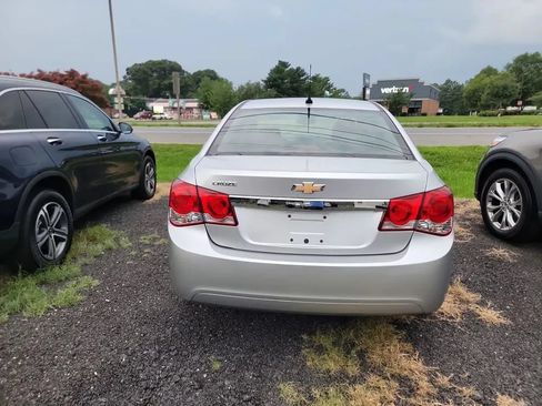 Used 2011 Chevrolet Cruze LS w/ Connectivity Package FWD image 5