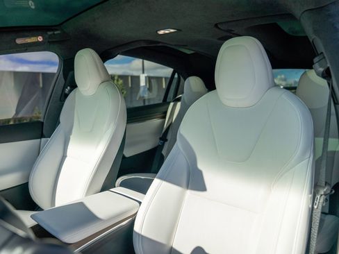 Used 2022 Tesla Model X AWD/4WD image 5