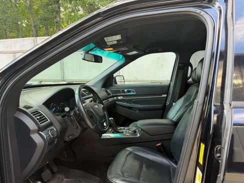 Used 2016 Ford Explorer Limited AWD/4WD image 2