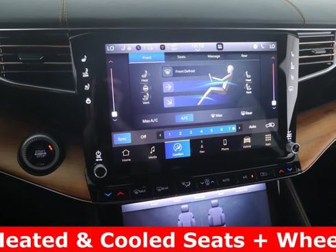 Used 2025 Jeep Grand Wagoneer Series III w/ Rear Seat Video Group 1 AWD/4WD image 4