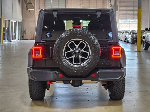Used 2024 Jeep Wrangler Unlimited Rubicon w/ Safety Group AWD/4WD image 10