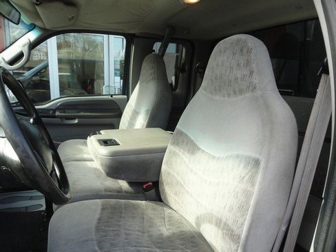 Used 1999 Ford F250 XLT image 12