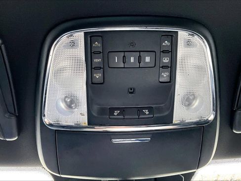Used 2014 Chrysler 300 S AWD/4WD image 33