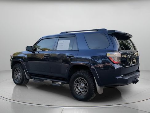 Used 2020 Toyota 4Runner Venture w/ Moonroof Package AWD/4WD image 21