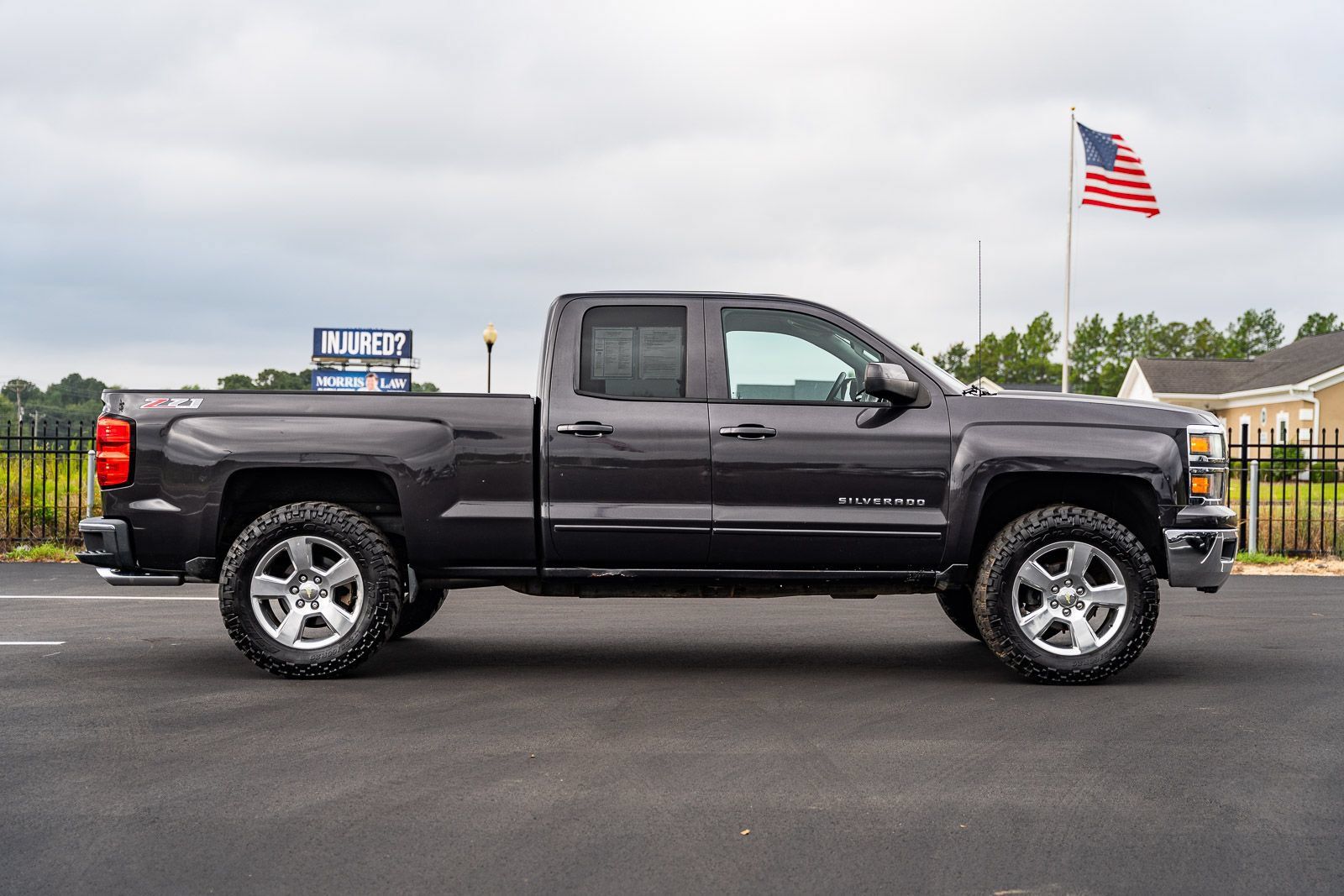 Used 2015 Chevrolet Silverado 1500 LT w/ LT Convenience Package AWD/4WD image 8