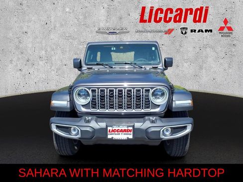Used 2025 Jeep Wrangler Unlimited Sahara AWD/4WD image 2