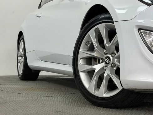 Used 2015 Hyundai Genesis 3.8 RWD image 20