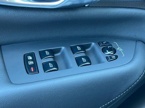 Used 2025 Volvo XC90 B6 Plus image 13