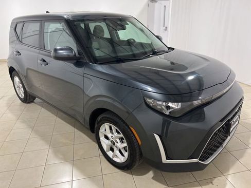 Used 2023 Kia Soul LX w/ LX Technology Package image 7