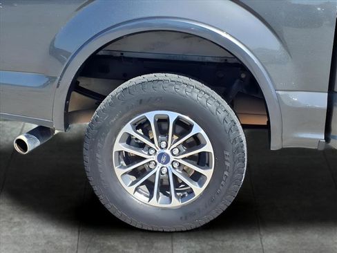 Used 2018 Ford F150 XLT w/ Equipment Group 301A Mid image 10