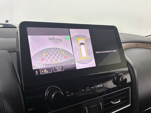 Used 2024 Nissan Armada SL w/ Captain's Chairs Package image 21