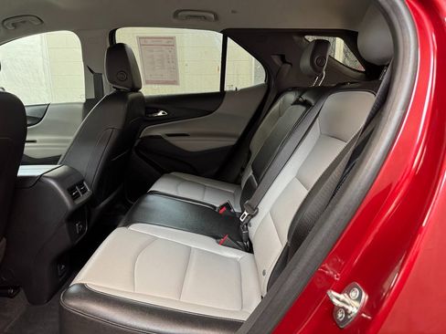 Used 2020 Chevrolet Equinox Premier image 17