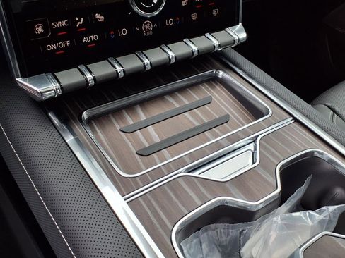 New 2025 GMC Sierra EV Denali image 22