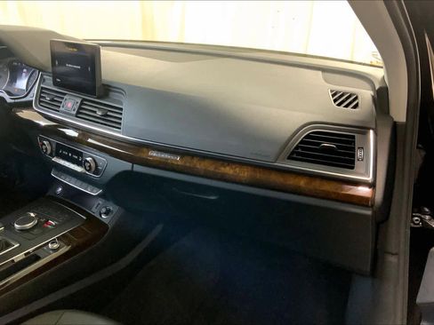 Used 2019 Audi Q5 2.0T Premium image 18