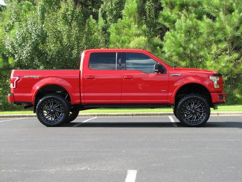 Used 2017 Ford F150 XLT w/ Equipment Group 301A Mid AWD/4WD image 4